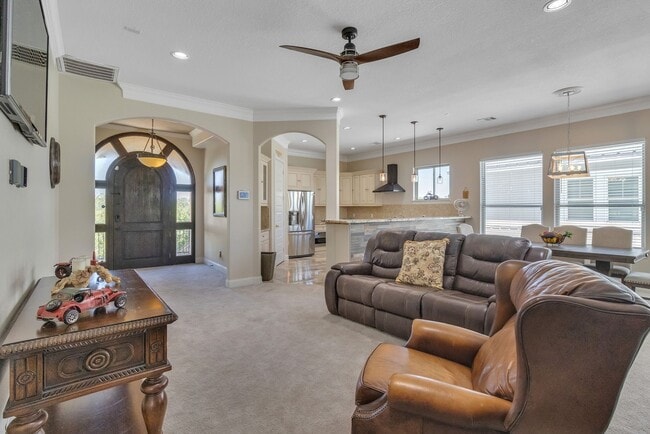 Building Photo - 615 29th St