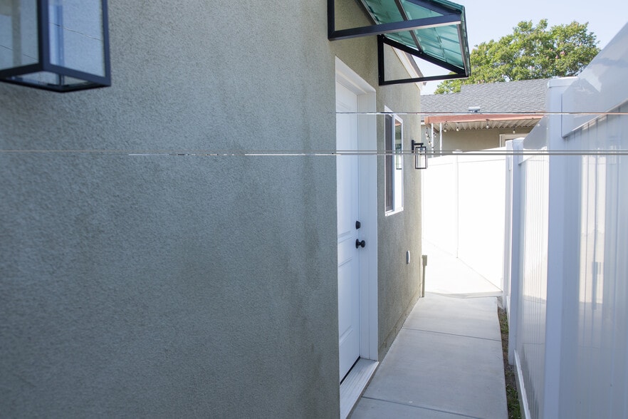 Building Photo - 15042 Cullen St