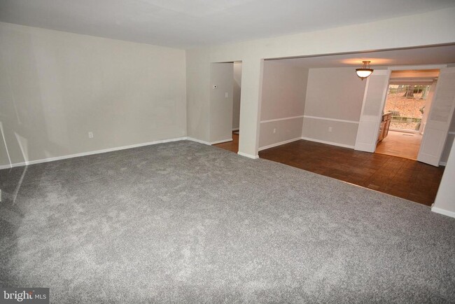 Building Photo - 1666 Albermarle Dr
