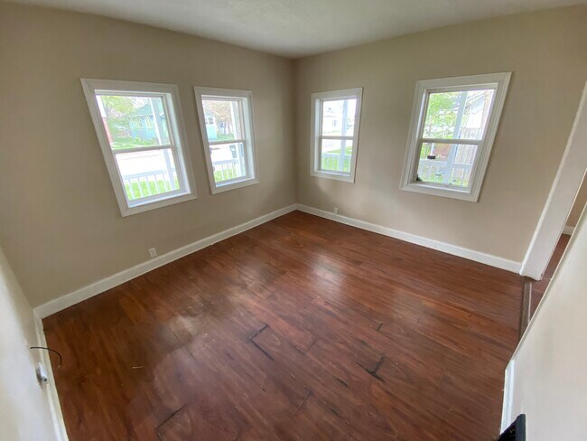 Building Photo - 1938 E Calvert St