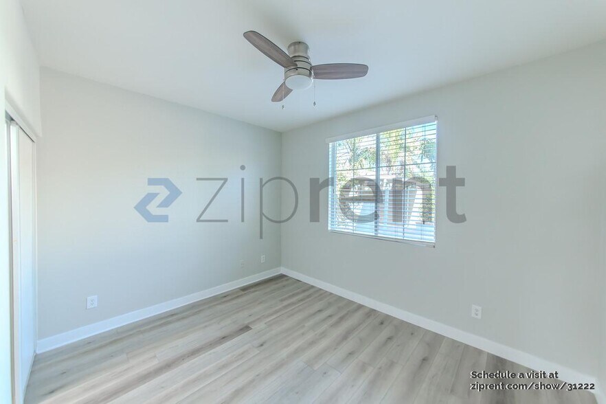 Building Photo - Unit