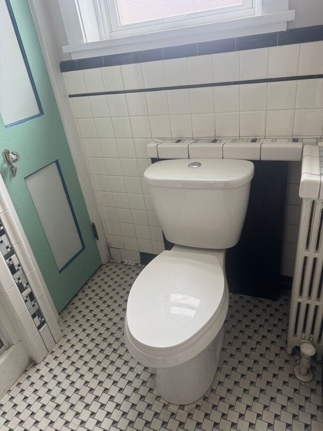 Building Photo - 201 Moore Ave