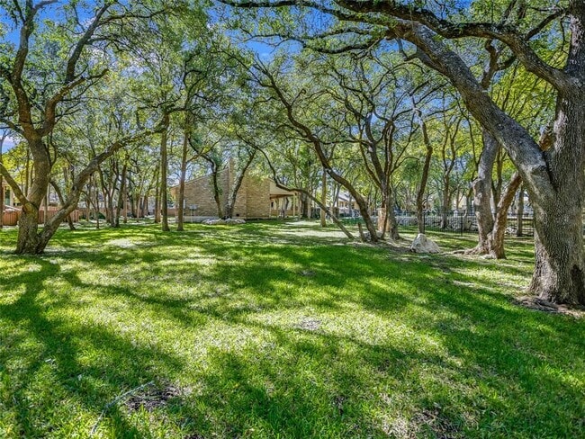Building Photo - 8347 Summerwood Dr