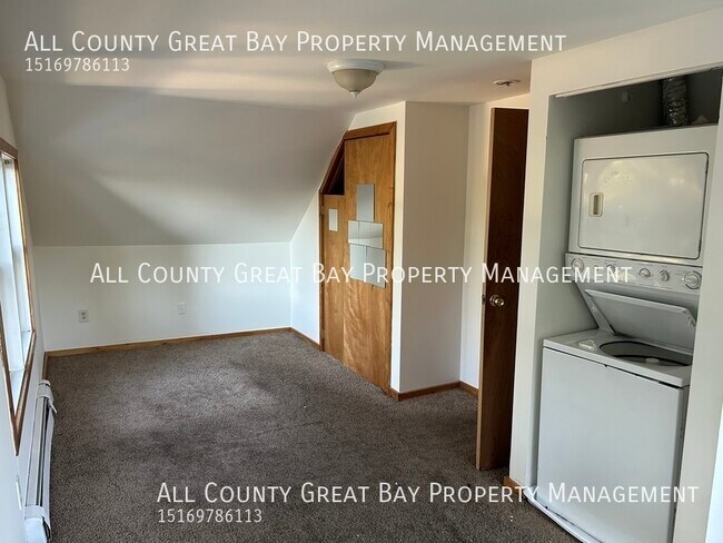 Building Photo - 121 Rose Dr
