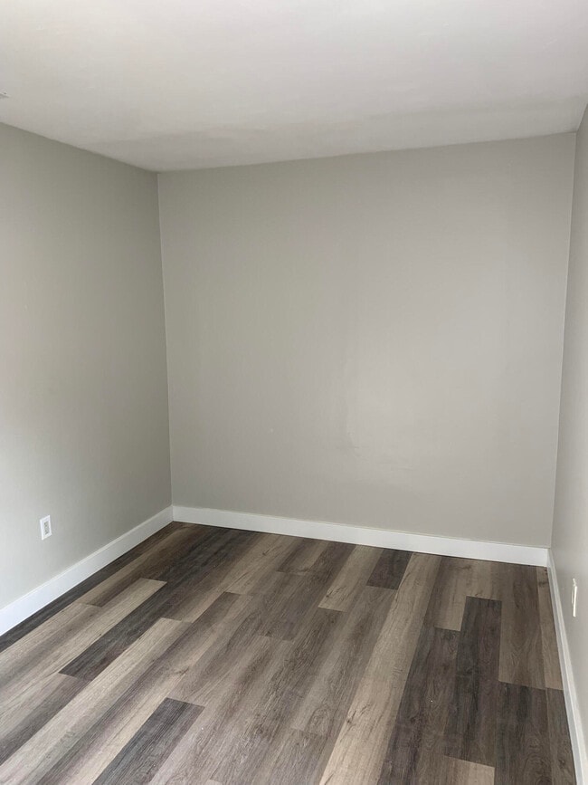 Building Photo - 321 N J St