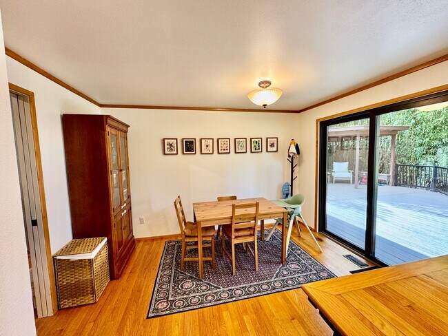 Building Photo - 15130 SE 47th Pl