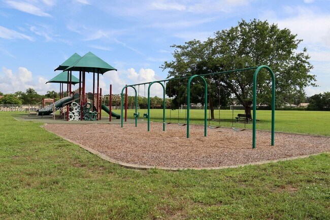 Building Photo - 6240 Gauntlet Hall Ln