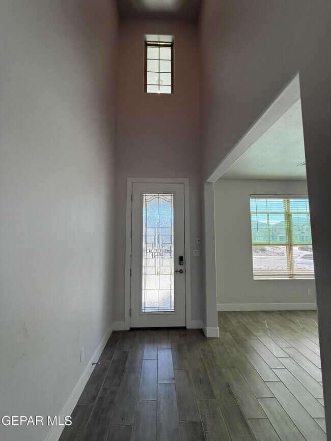 Building Photo - 2233 Sandstone Pl