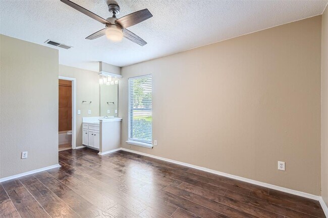 Building Photo - 10616 Mellow Meadow Dr