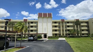 Building Photo - 23305 Barwood Ln N