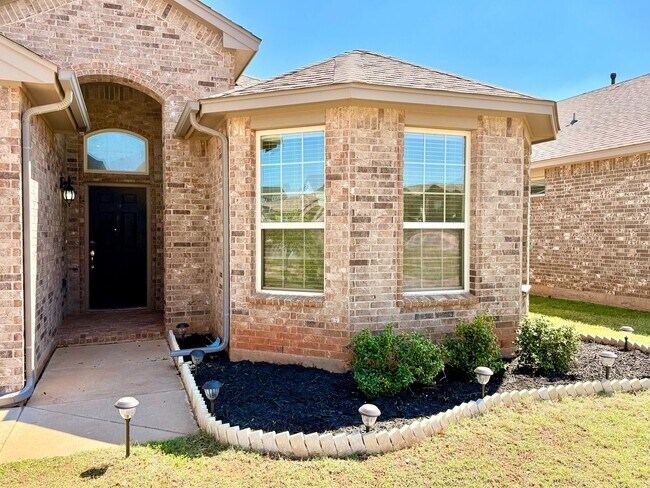 Building Photo - Beautiful 4 Bed 2 Bath in Mustang Schools