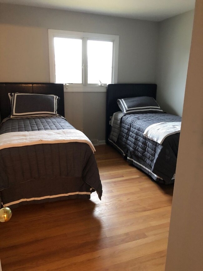 Building Photo - Charming 5 BD/3 BA down the street from Kelley and Luddy!