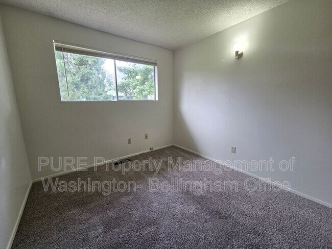 Building Photo - 3366 Cherrywood Ave