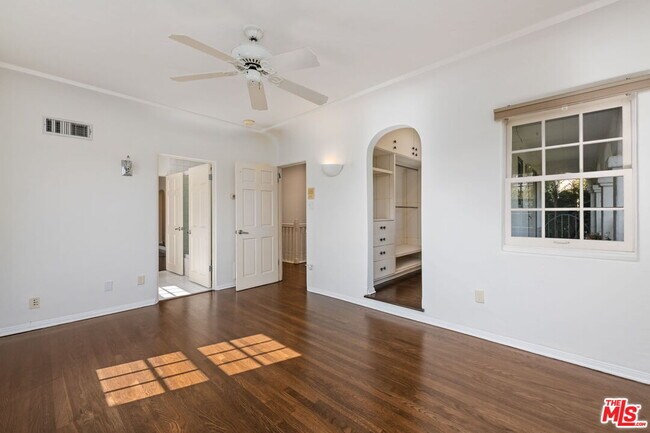 Building Photo - 139 S Anita Ave