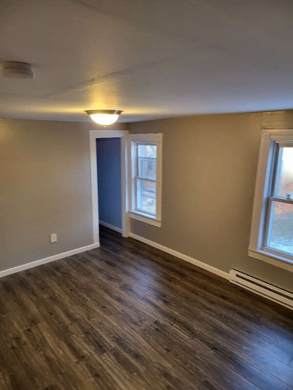 Building Photo - 107 Canaan St