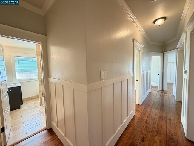 Building Photo - 2303 Sonoma Blvd