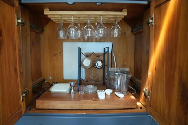 Building Photo - 39 Lake Rd