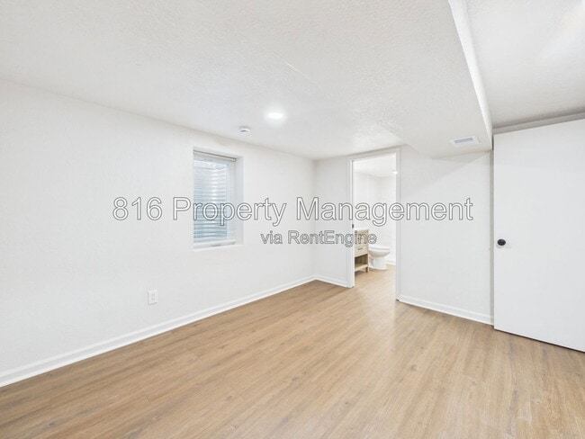 Building Photo - 7030 Ewing Ave