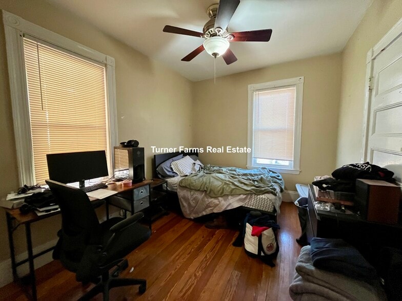 Building Photo - 83 Wensley St