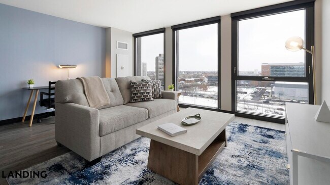 Building Photo - 1922 W Ogden Ave