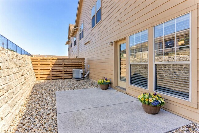 Building Photo - 20904 Waterside Dr