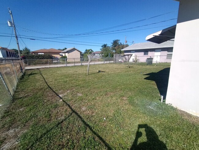 Building Photo - 2/1 Apartment for rent. Delray Beach