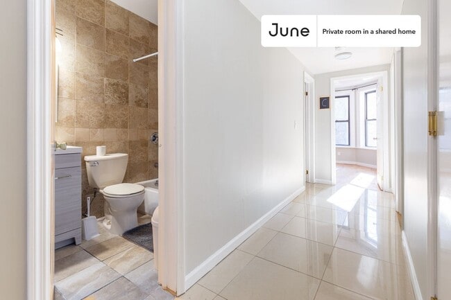 Building Photo - Room in Shared 4 bed/2 bath home