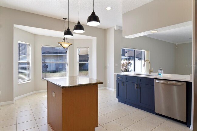 Building Photo - 10216 Oak Crest Rd