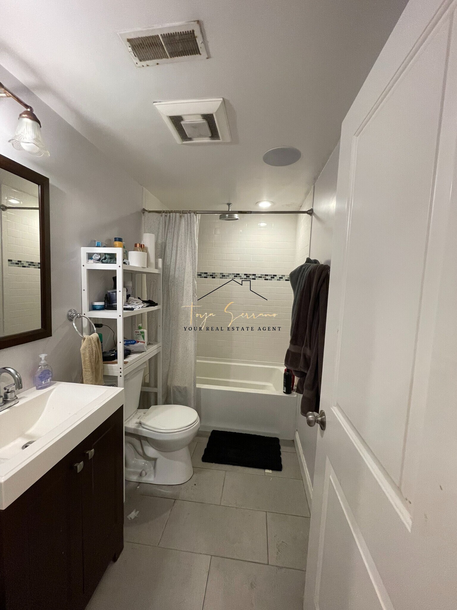 Bathroom 1 - 723 Parker St