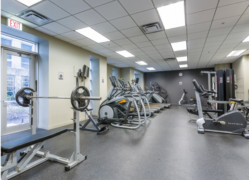 Building Gym - 700 Larrabee N St