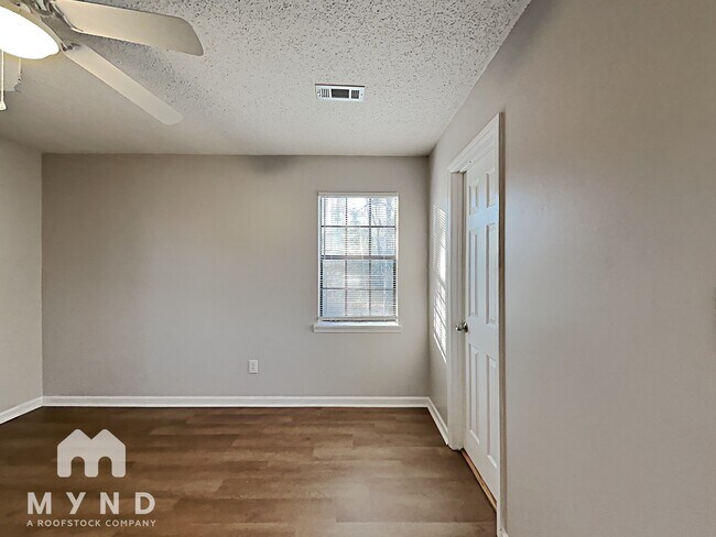 Building Photo - 629 Bennett Dr