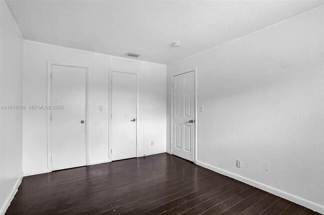 Building Photo - 2719 NW 39th Terrace