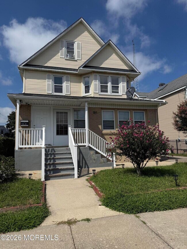 Building Photo - 181 Garfield Ave