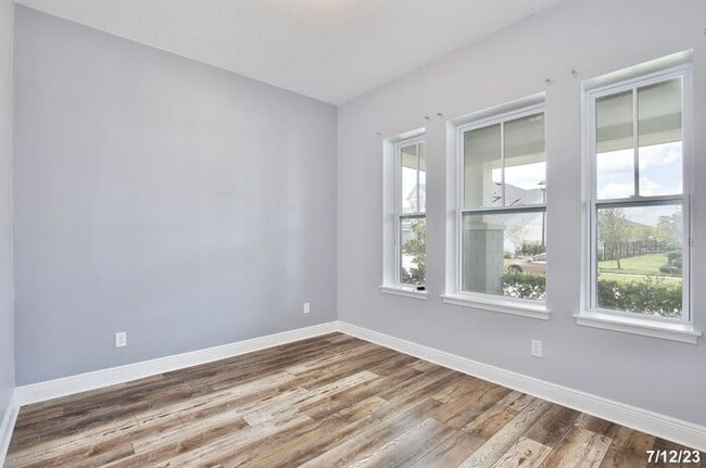 Building Photo - Gorgeous 3/2 Spacious Home with a Fenced Backyard and a Detached 2 Car Garage in the Desirable La...