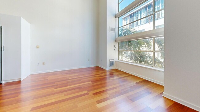 Building Photo - Bright & Modern 2BR/2BA Loft-Style Condo i...