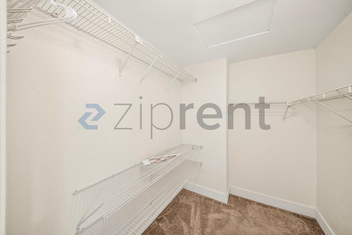 Building Photo - 318 Mesa Verde Ave