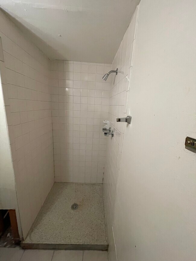 Building Photo - 3110 Alpine Dr