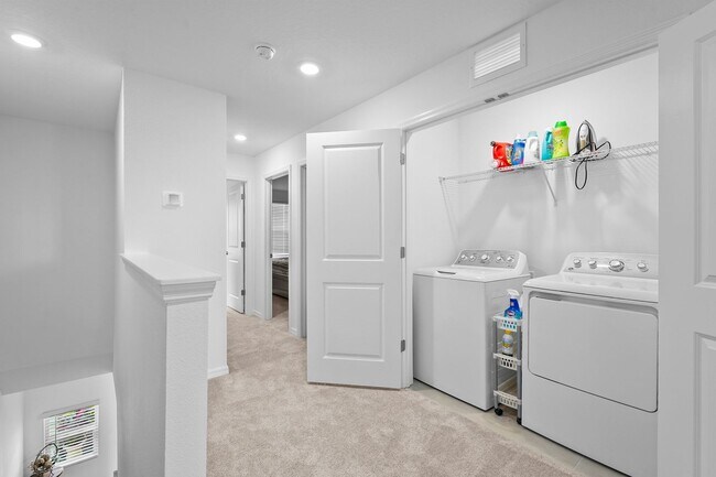 Building Photo - Beautifull Furnished Townhome - Nokomis - 2 Bedroom 2.5 bath plus office -1 Car Garage