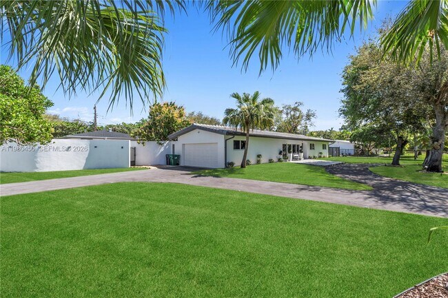 Building Photo - 12401 SW 72nd Ave