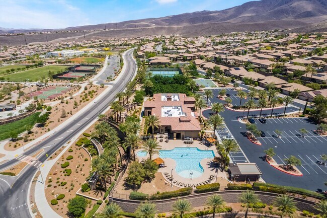 Building Photo - Elegant model home at Club Madeira!