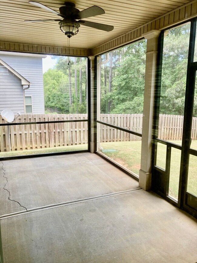 Building Photo - Spacious Grovetown Home