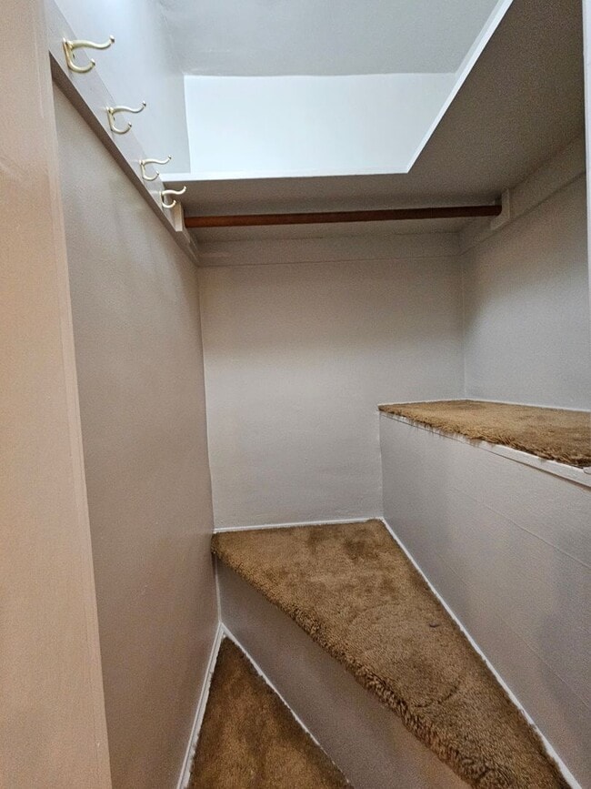 Building Photo - Alamo Placita Adorable 3 Bed 2 Bath Bungalow w/ CACH, Garage, Fenced Yard & More