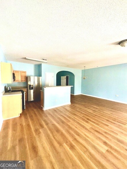 Building Photo - 3871 Pleasant Oaks Dr