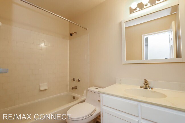 Building Photo - 3 br, 2.5 bath House - 76 Charles Parish