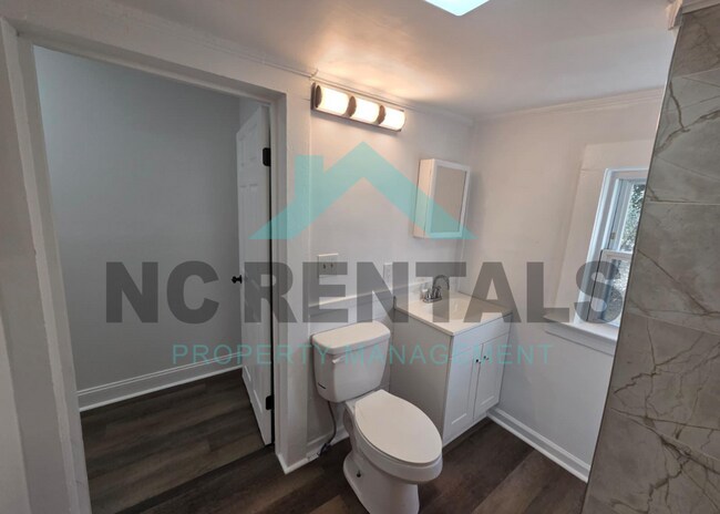 Building Photo - 645 Church St