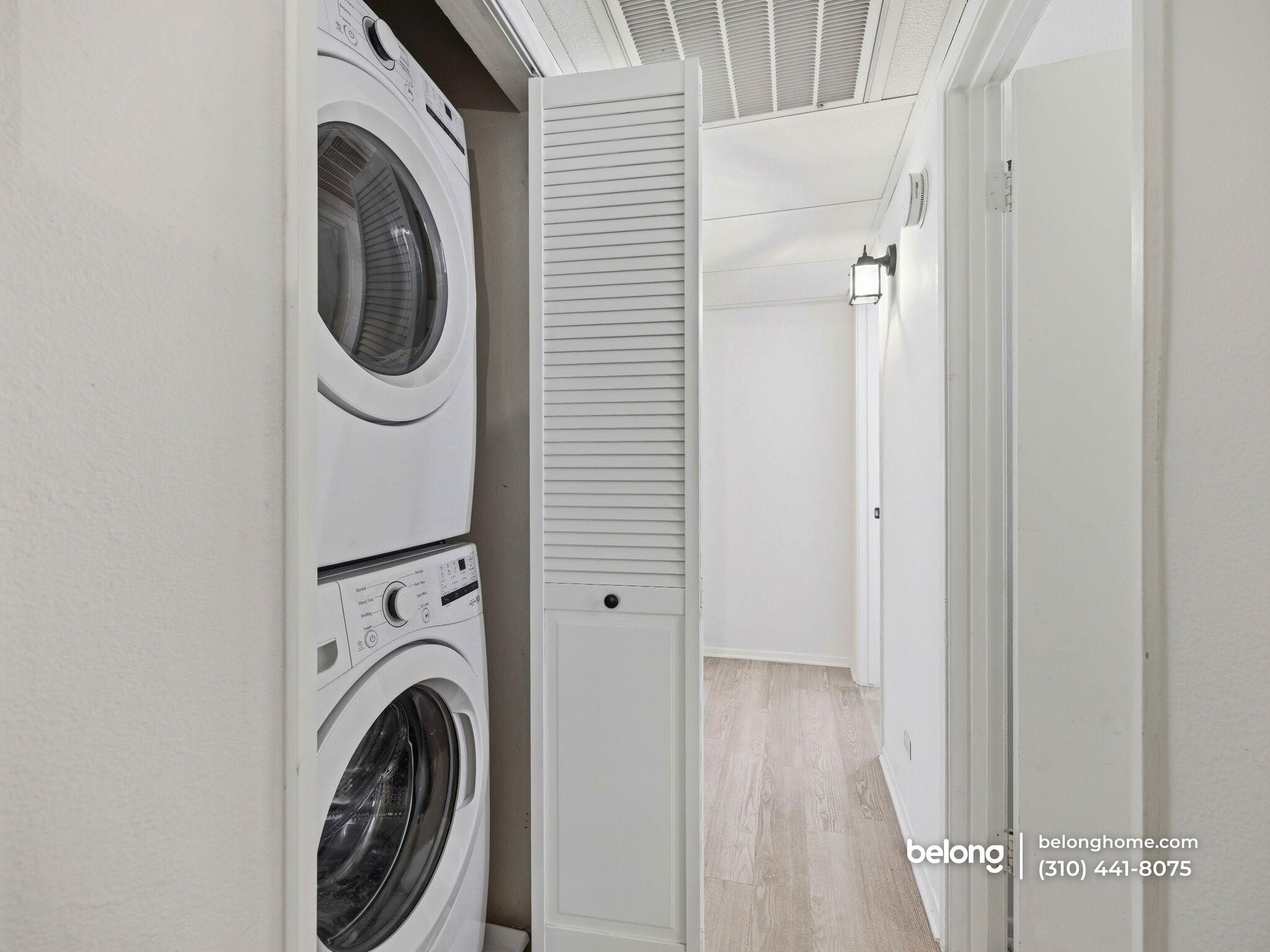 Building Photo - 26914 Flo Ln