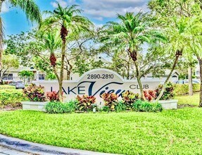 Building Photo - 2820 N Oakland Forest Dr