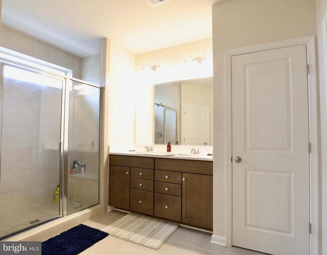 Building Photo - 773 Mount Airy Ter NE