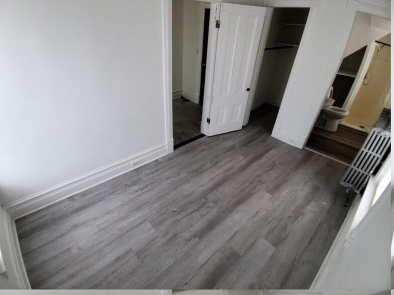 Style E3: 1 bedroom / 1 bath - 21 Depot St