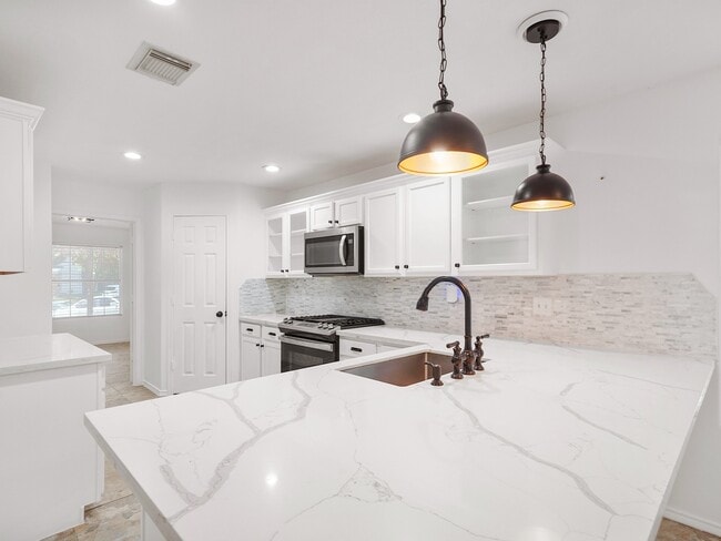 Building Photo - 1011 Backland Ct